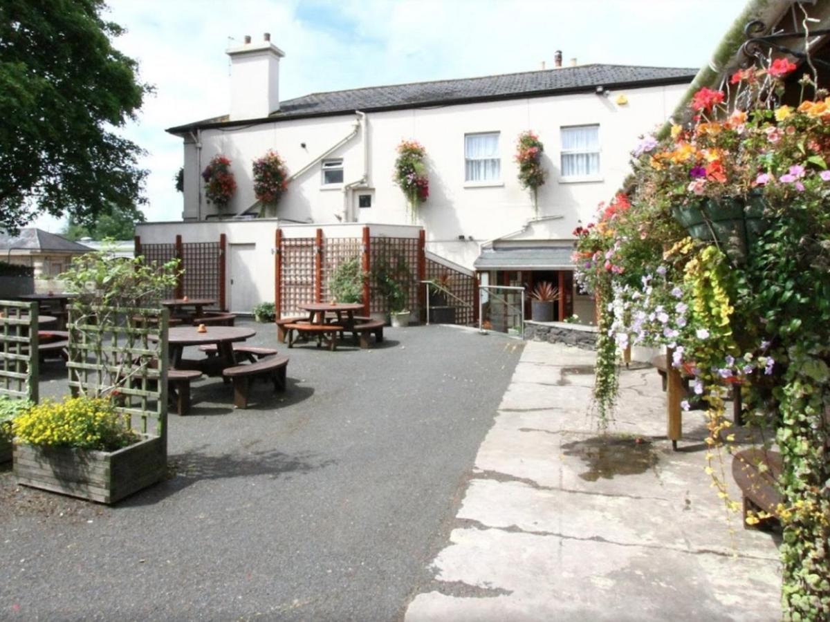 The Railway Inn Galmpton Экстерьер фото