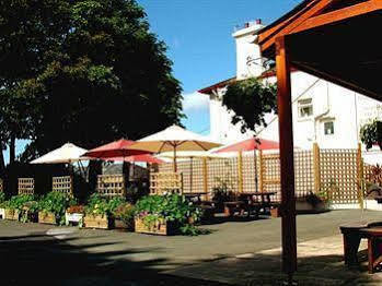 The Railway Inn Galmpton Экстерьер фото